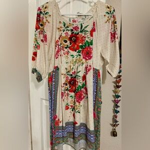 Quarter sleeve colorful dress